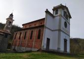 Santuario della Madonna del Lago: particolare della facciata